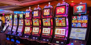 Istana Petir Live Casino pemain Indonesia menikmati meja baccarat live dealer streaming malam hari